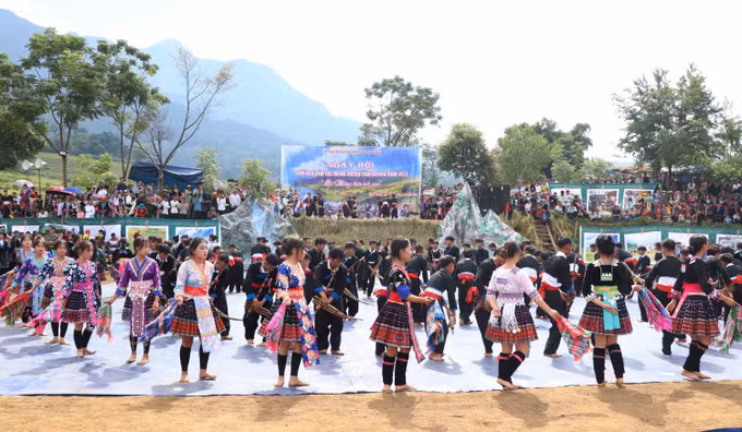 赫蒙族同胞兴高采烈地喜迎独立节 ảnh 2