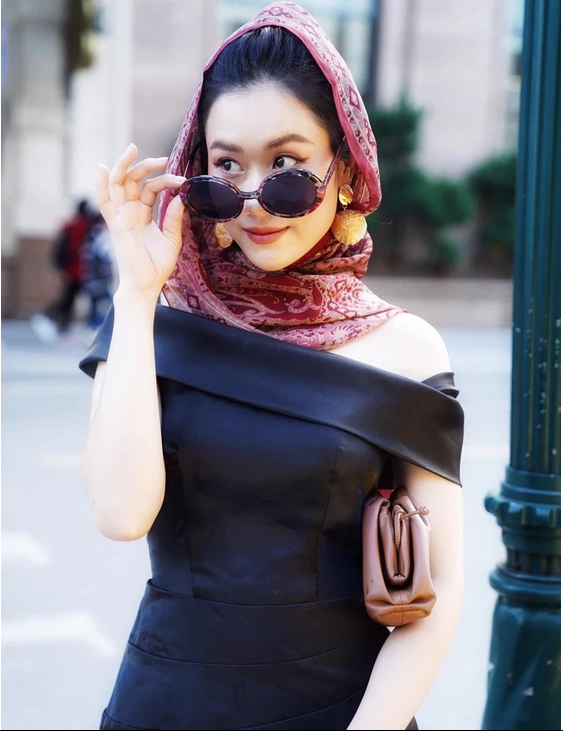 越南女演员黄凤在2021年巴黎国际电影节商斩获“最佳国际演员奖” ảnh 2