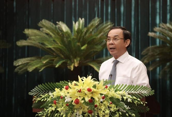 越共中央委员、胡志明市市委书记阮文年在研讨会上发言。图自越通社 “南圻起义——越南民族的坚强意志和对独立的渴望”研讨会在胡志明市举行 ảnh 1