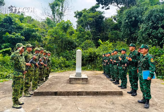 vna-potal-quang-tri-chung-tay-giu-binh-yen-tuyen-bien-gioi-viet-lao-8848933.jpg