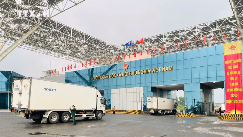 广宁市芒街国际口岸。图自越通社