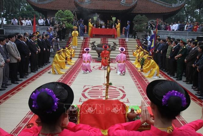 资料图。图自越通社 “神圣的民族之根——雄王祖地”晚会精彩纷呈 ảnh 2
