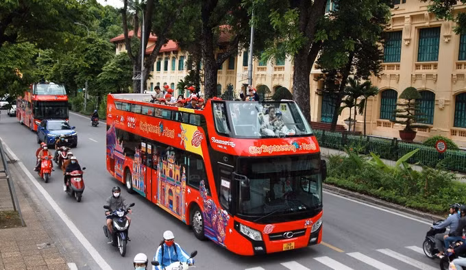 越南接待国内游客超1亿人次 超出所有预测 ảnh 1