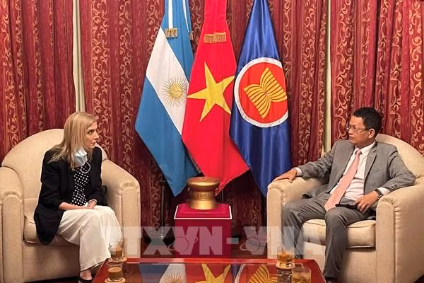 阿根廷国家通讯社希望与越南通讯社加强合作 ảnh 1