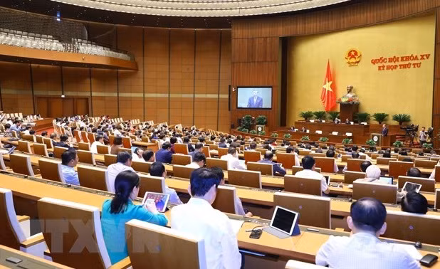 十五届国会四次会议：就打击犯罪和违法行为工作进行讨论 ảnh 1