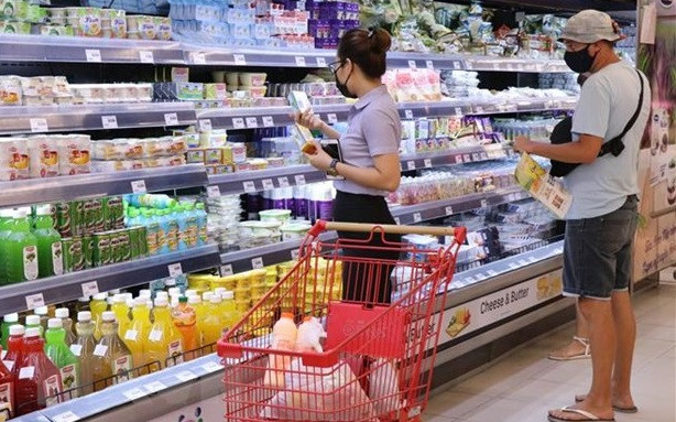 2022年前8个月,越南社会消费品零售和服务消费总额估计为3679.2万亿越盾,同比增长19.3%。图自越通社 越南消费品零售和服务消费保持增长势头 ảnh 1