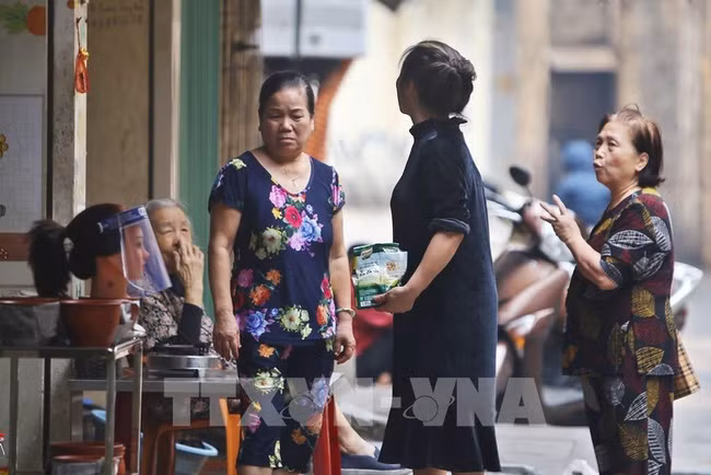 新冠肺炎疫情：河内仍存在新冠肺炎病毒感染的风险 ảnh 1
