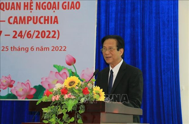 越柬友好协会中央委员会副主席石余发表讲话。图自越通社 越南同塔省与柬埔寨波萝勉省进一步加强团结友谊 ảnh 1