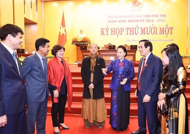 国会主席阮氏金银：富寿省努力同全国一道一边有效地控制疫情一边推动经济社会发展 ảnh 1