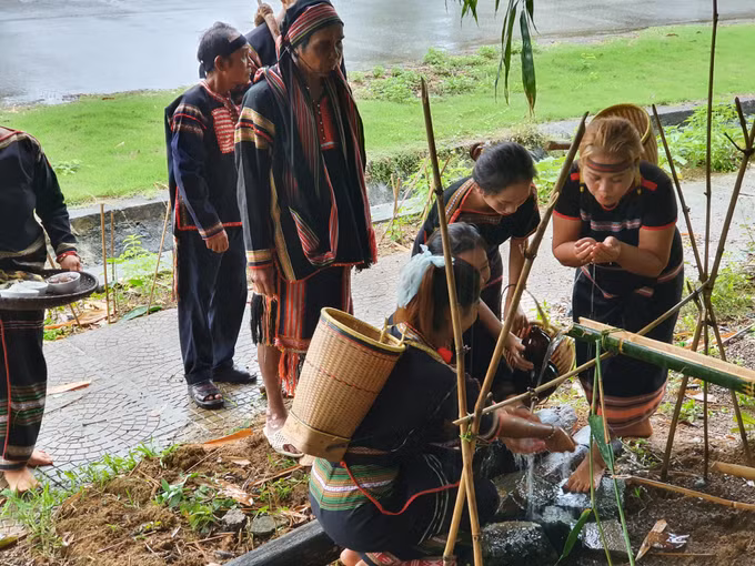 埃地族独特的新米节 ảnh 2