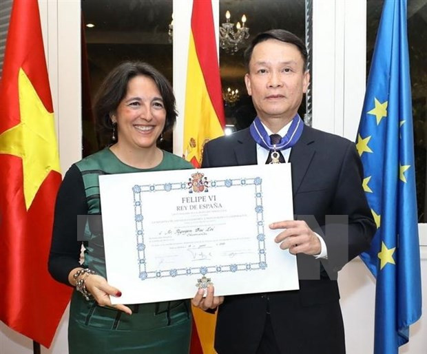 越通社社长阮德利荣获西班牙国王民事勋章 图自越通社 越通社社长阮德利荣获西班牙国王民事勋章 ảnh 1