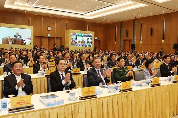 各党、国家领导出席会议。图自越通社 政府总理阮春福:越南在许多领域上完全可以走在前茅 ảnh 3