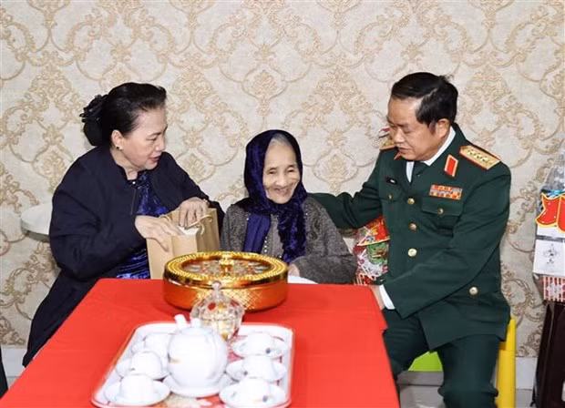 阮氏金银：第五军区集中建设廉洁强大的党委 ảnh 3