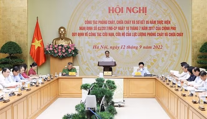 政府总理范明政出席全国消防和救援工作视频会议 ảnh 1