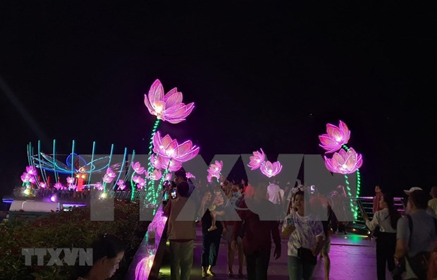 芹苴市旅游节吸引逾10万人次参观。图自越通社 芹苴市旅游节吸引逾10万人次参观 ảnh 1