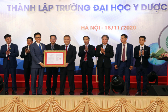  武德儋出席河内国家大学医药大学成立决定书发布仪式 ảnh 1