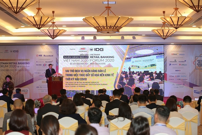 越南银行协会同越南国际数据集团举行2020年典范银行奖颁奖仪式。图自互联网 数字化转型:越南5家典范银行获推崇 ảnh 1