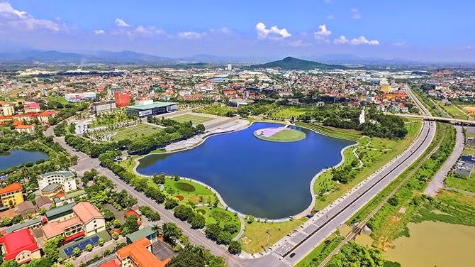 越南国会主席王廷惠出席胡伯伯访问永福省60周年纪念活动 ảnh 2