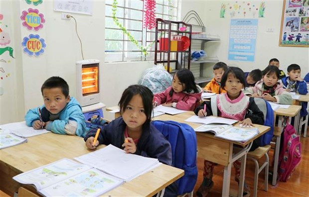 附图。图自越通社 德国向越南山区学校提供纯水净化设备 ảnh 1