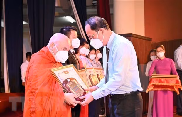 胡志明市接收5.714万亿越盾 为社会民生提供服务 ảnh 1