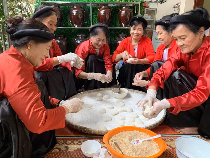 越南山由族人的白头饼 ảnh 1
