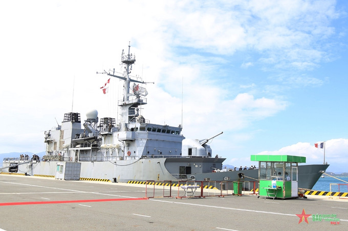  法国海军巡防舰“葡月号”访问庆和省 ảnh 1