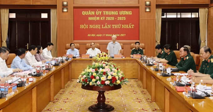 越共中央总书记阮富仲主持召开中央军委第一次会议 ảnh 1
