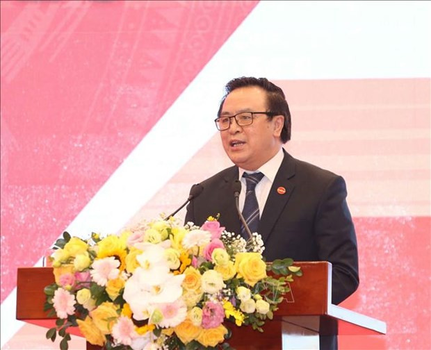 越共中央委员、中央对外部部长黄平君发表讲话。图自越通社 越共中央对外部同越南科学社会翰林院签署合作协议 ảnh 1