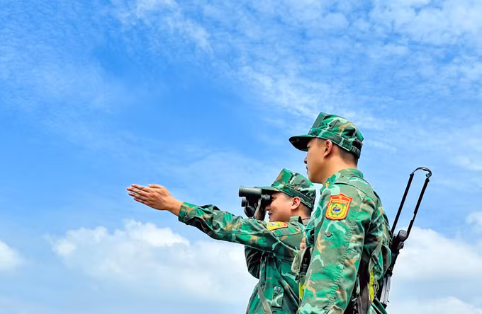 金瓯省边防部队在祖国西南前哨筑阵地聚民心