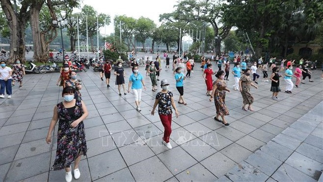 自7月8日18时起河内市暂停所有户外体育锻炼活动 ảnh 1