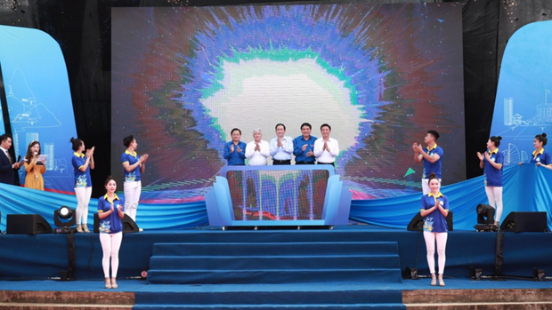 2022年夏季青年志愿者行动出征仪式在清化省举行。图自越南之声 2022年夏季青年志愿者行动出征仪式在清化省举行 ảnh 1