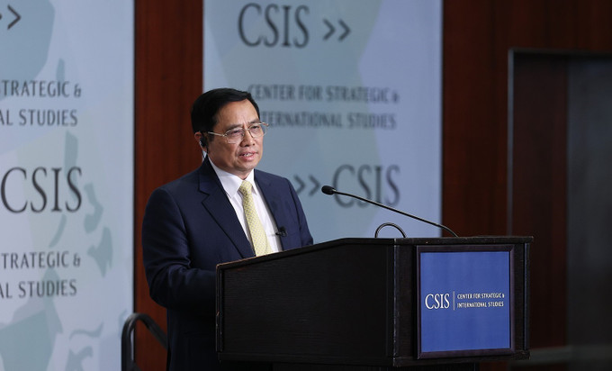 越南政府总理范明政在美国战略与国际研究中心(CSIS)发表讲话。图自越通社 美政界高度评价范明政总理在战略与国际研究中心发表的讲话 ảnh 1
