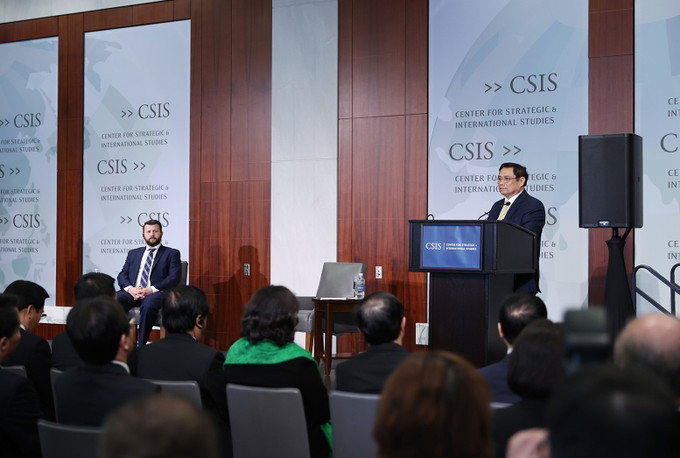 越南政府总理范明政在美国战略与国际研究中心(CSIS)发表讲话。图自越通社 美政界高度评价范明政总理在战略与国际研究中心发表的讲话 ảnh 2