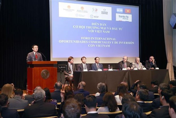 越南—阿根廷企业座谈会场景。图自越通社 越南国会主席王廷惠出席越南贸易和投资机会论坛 ảnh 1