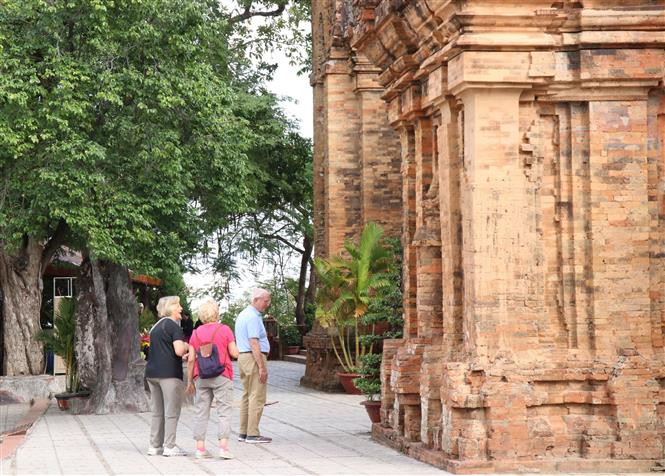 芽庄婆那加塔(Ponagar)。图自越通社 庆和省推出旅游刺激计划 ảnh 1