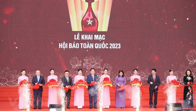 2023年越南全国报刊展开幕式。图自越通社 2023年越南全国报刊展正式开展 ảnh 1