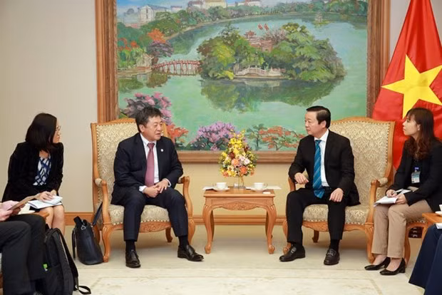 越南政府副总理陈红河会见日本国际协力机构驻越首席代表 ảnh 1