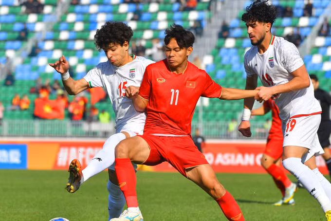 2023年U20亚洲杯：越南不敌伊朗位列小组第三出局 ảnh 1