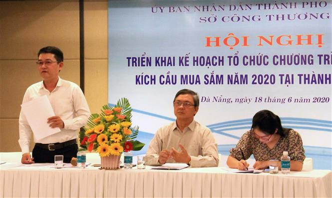 会议场景。图自越通社 数千家企业参加2020年刺激消费需求计划 ảnh 1