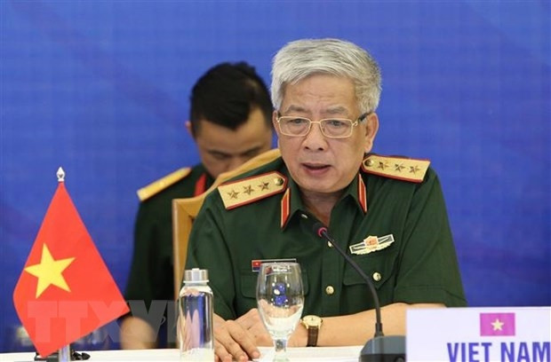 国防部副部长阮志咏上将在会上发表讲话。图自越通社 继续深化越南与欧盟的防务合作关系 ảnh 1