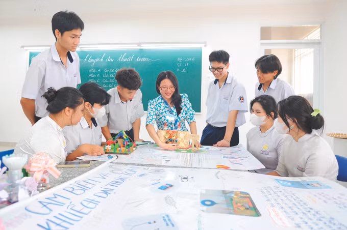 TPHCM thanh pho hoc tap toan cau 2A.JPG