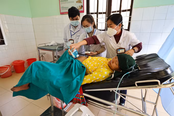 4-bac si tre het long vi dong bao vung cao Ha Giang-Minh Duc.jpg