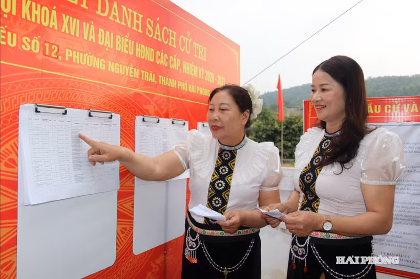 海防市发展少数民族干部、公务员队伍。图自海防市政府门户网站