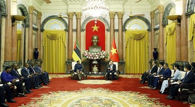 越南国家主席阮春福会见莫桑比克国民议会主席