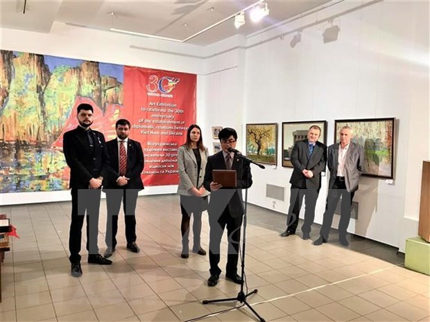纪念越南与乌克兰建交30周年画展在乌克兰举行