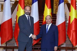 越南政府总理阮春福与法国总理爱德华·菲利普举行会谈