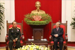 越共中央书记处常务书记陈国旺会见老挝人民军高级政治代表团