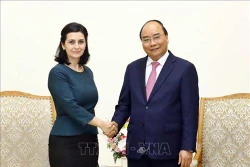 越南政府总理会见保加利亚和乌拉圭两国新任驻越大使