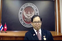 泰国驻胡志明市总领事荣获“致力于各民族和平友谊” 纪念章