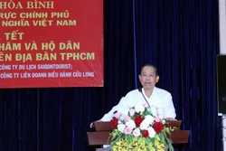 张和平值此新春佳节临近向胡志明市占族同胞送去关怀和温暖
